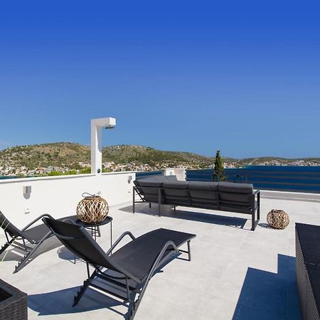 The Grande - Huge Terrace - Amazing Sea Views - Tastefully Furnished - Access To Rooftop Terrace And Gym - Hillside Apartments Rogoznica โรกอซนิซา ภายนอก รูปภาพ