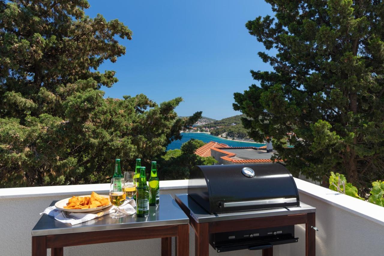 The Grande - Huge Terrace - Amazing Sea Views - Tastefully Furnished - Access To Rooftop Terrace And Gym - Hillside Apartments Rogoznica โรกอซนิซา ภายนอก รูปภาพ